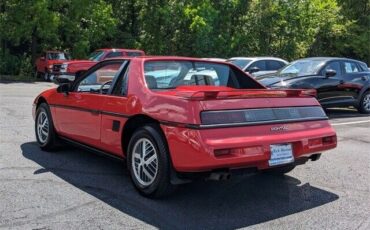 Pontiac-Fiero-Coupe-1988-5