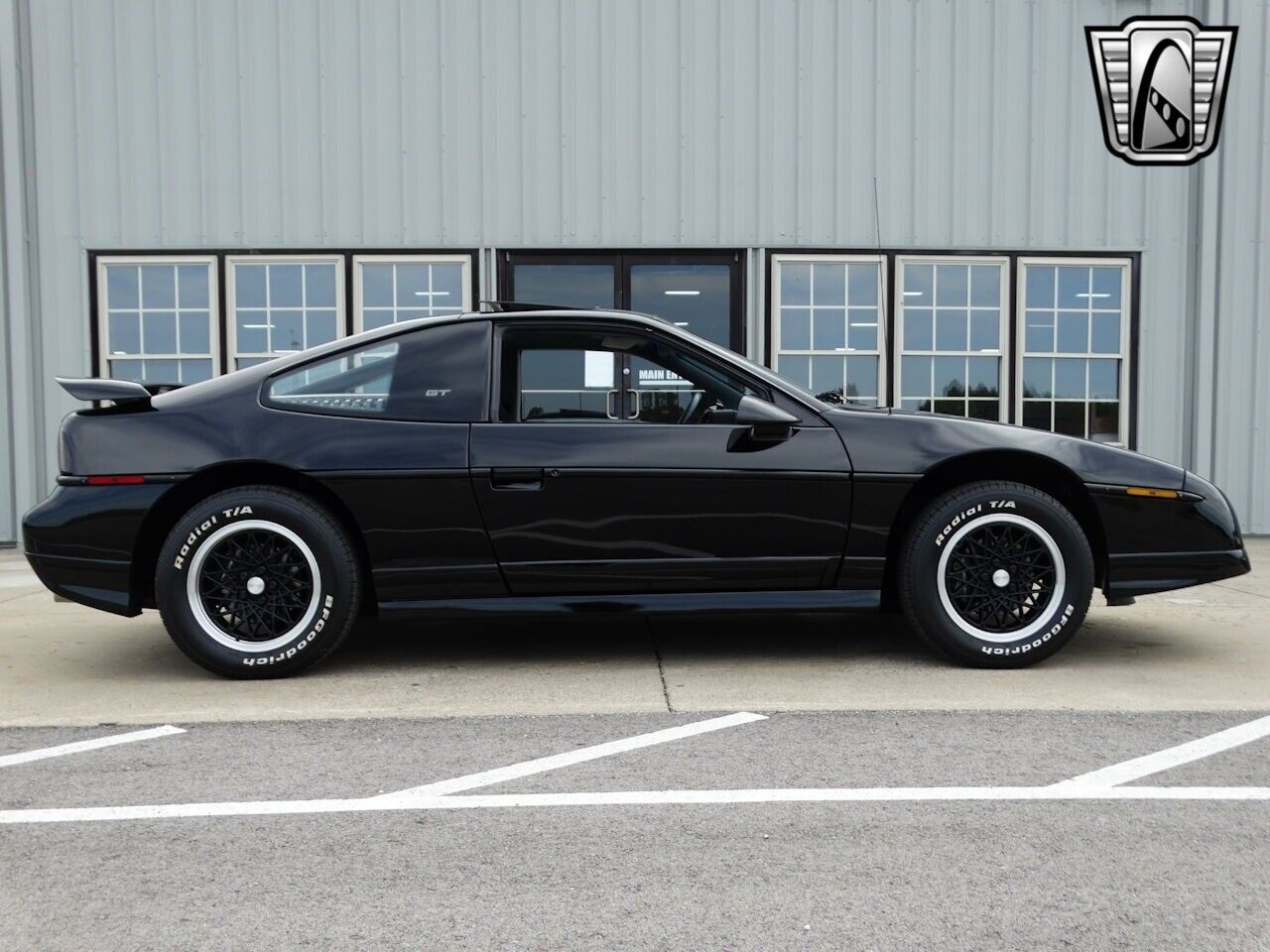 Pontiac-Fiero-Coupe-1988-8