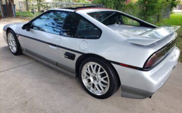 Pontiac-Fiero-gt-1987