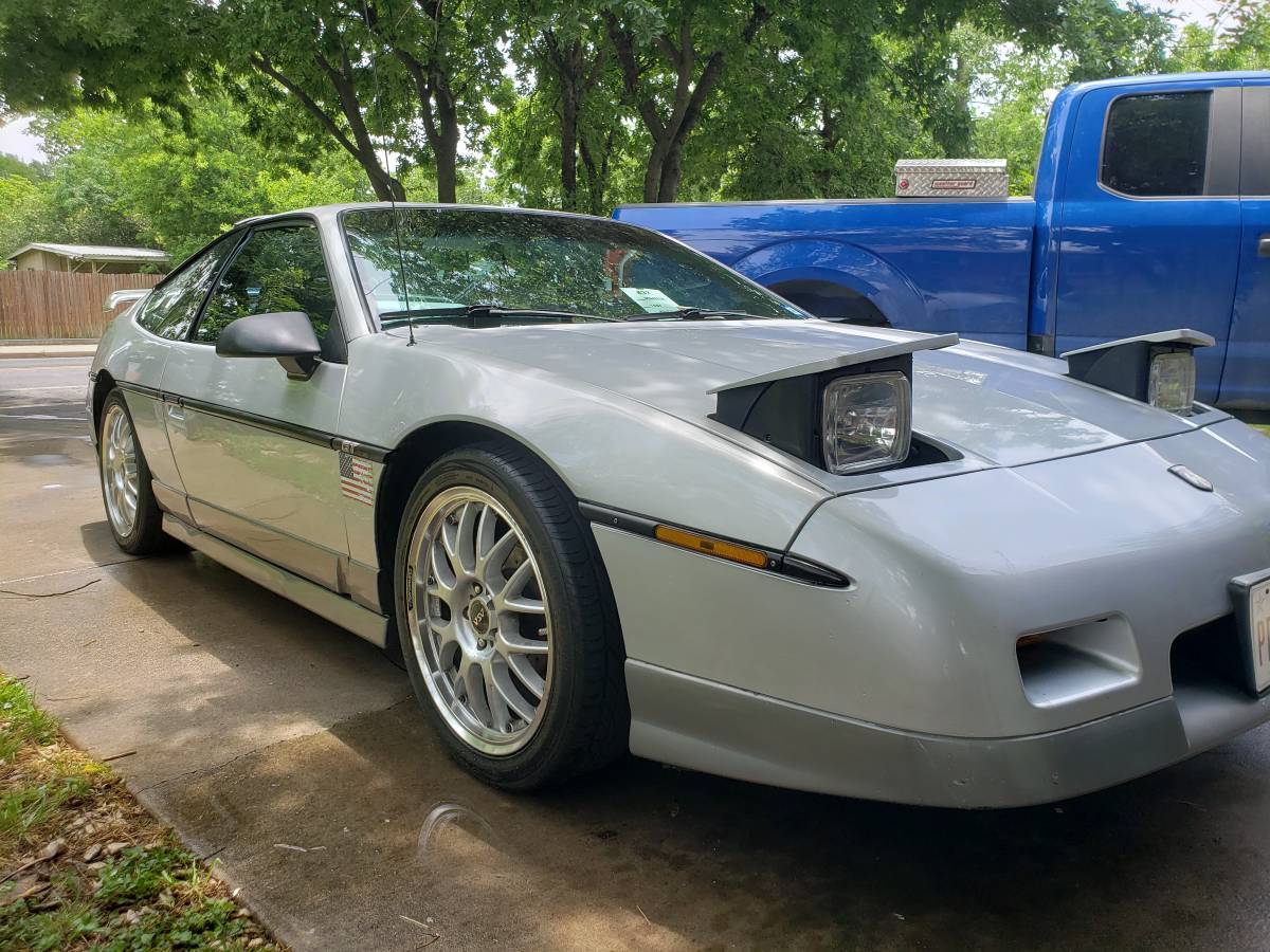 Pontiac-Fiero-gt-1987-4