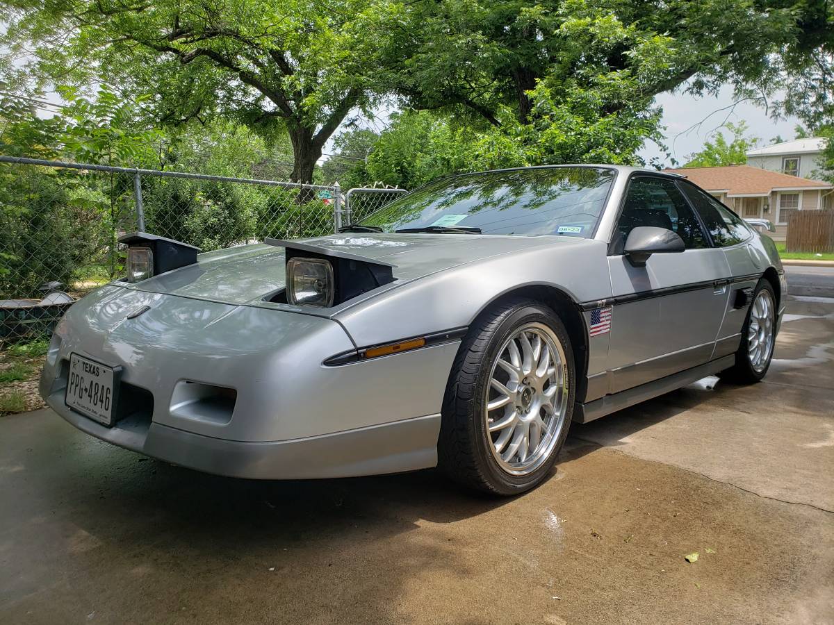 Pontiac-Fiero-gt-1987-5