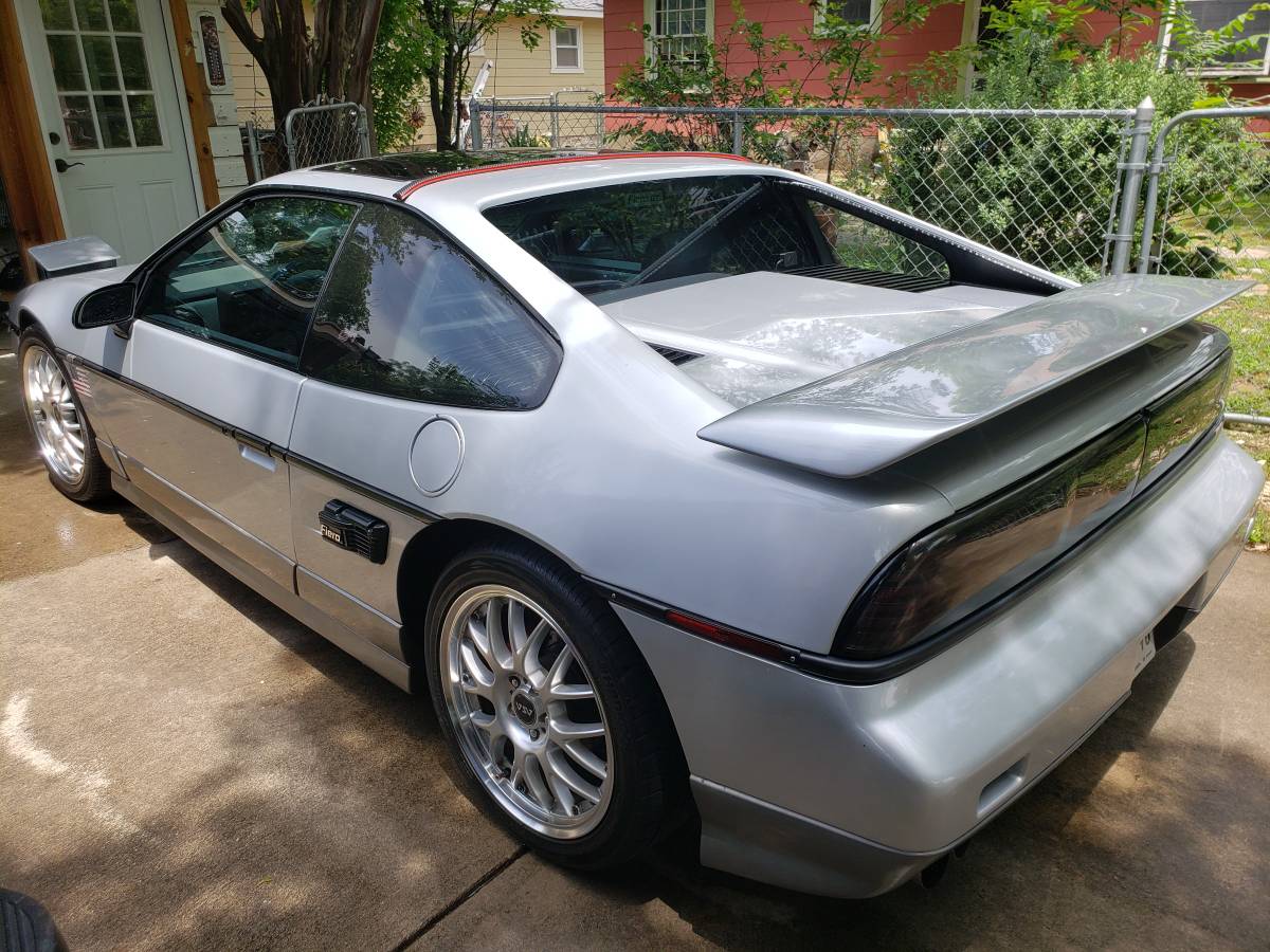 Pontiac-Fiero-gt-1987-6