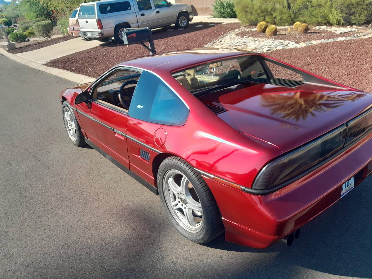 Pontiac-Fiero-gt-1988-2