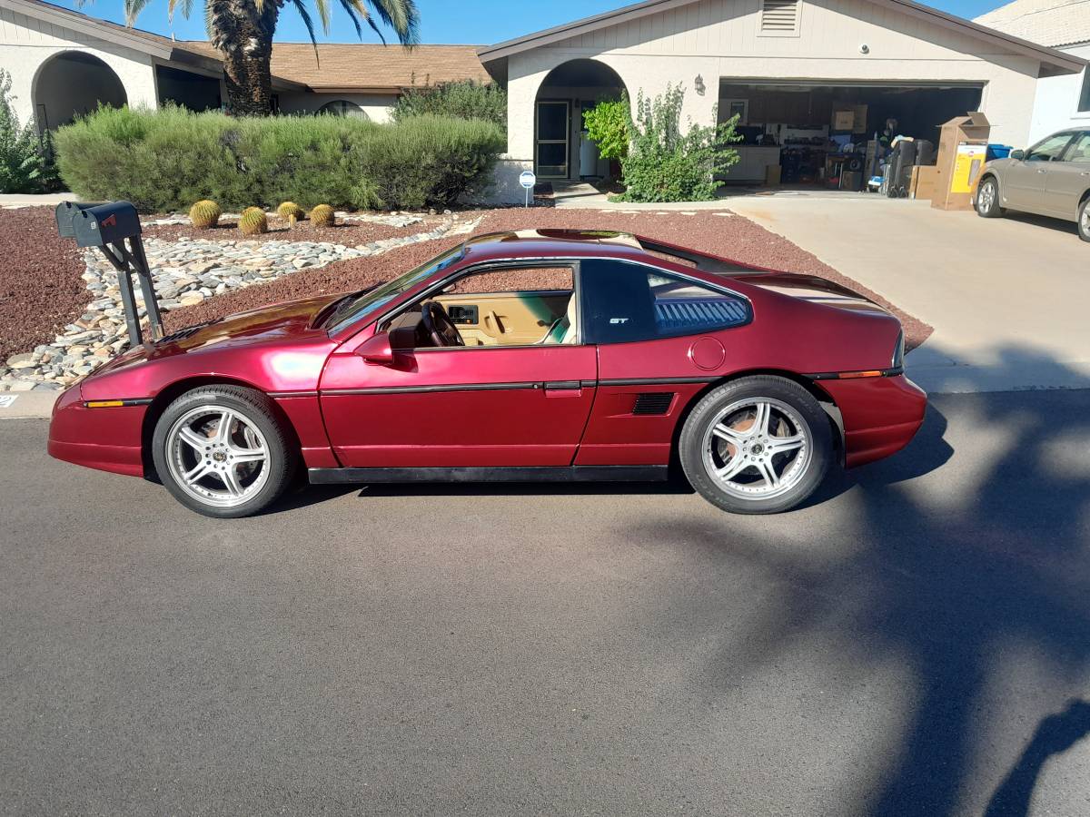 Pontiac-Fiero-gt-1988-22