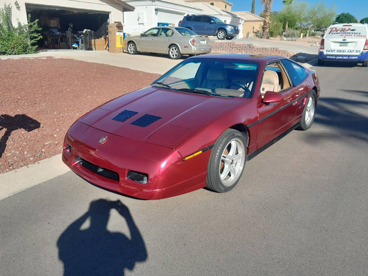 Pontiac-Fiero-gt-1988-23