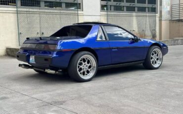 Pontiac-Fiero-se-1985-4