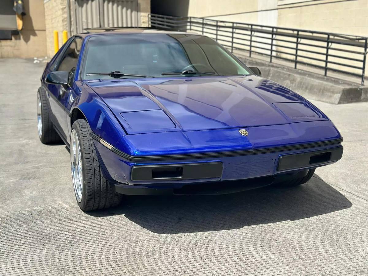 Pontiac-Fiero-se-1985-7