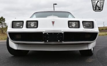 Pontiac-Firebird-1979-9