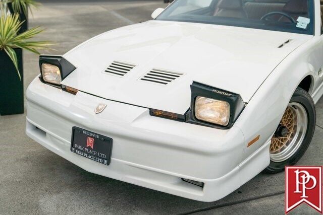 Pontiac-Firebird-1990-3