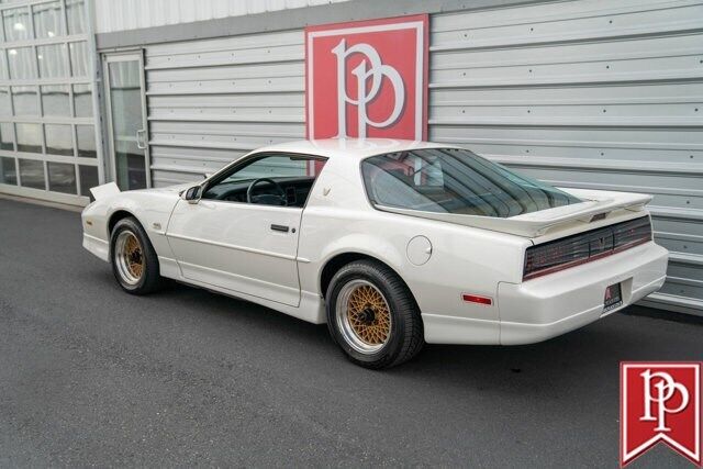 Pontiac-Firebird-1990-35