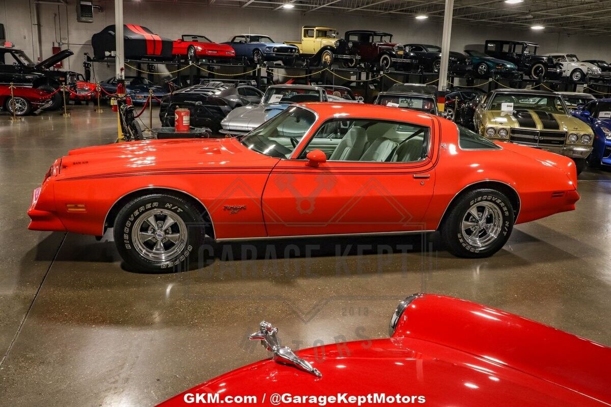 Pontiac-Firebird-Coupe-1976-10