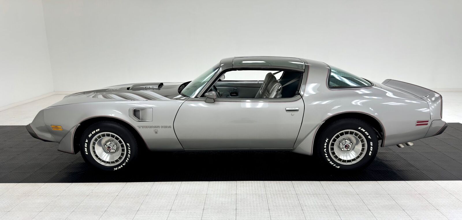 Pontiac-Firebird-Coupe-1979-1