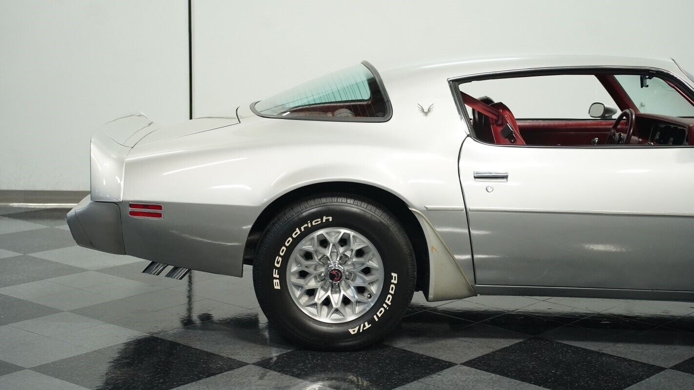 Pontiac-Firebird-Coupe-1979-26