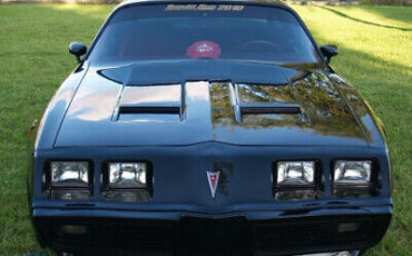 Pontiac-Firebird-Coupe-1981-2