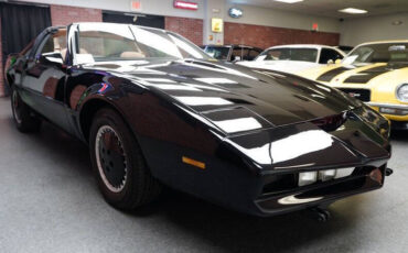 Pontiac-Firebird-Coupe-1983-11