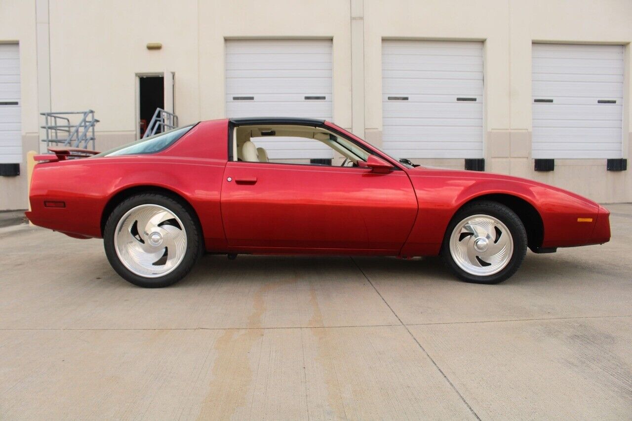 Pontiac-Firebird-Coupe-1983-5