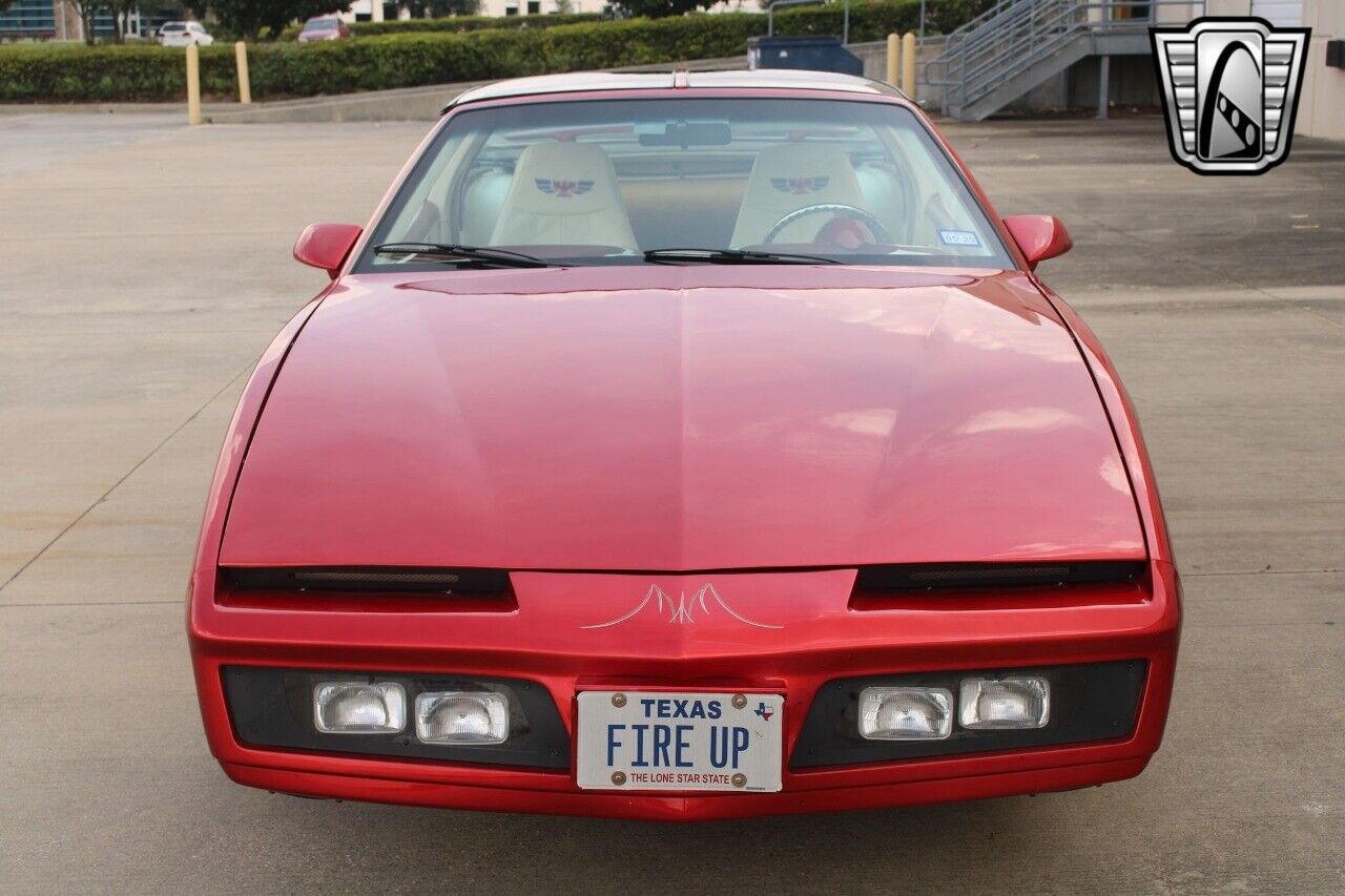 Pontiac-Firebird-Coupe-1983-6