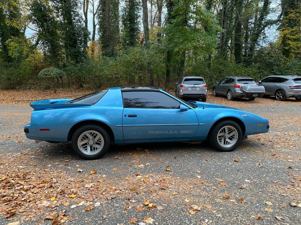 Pontiac-Firebird-formula-1989-6