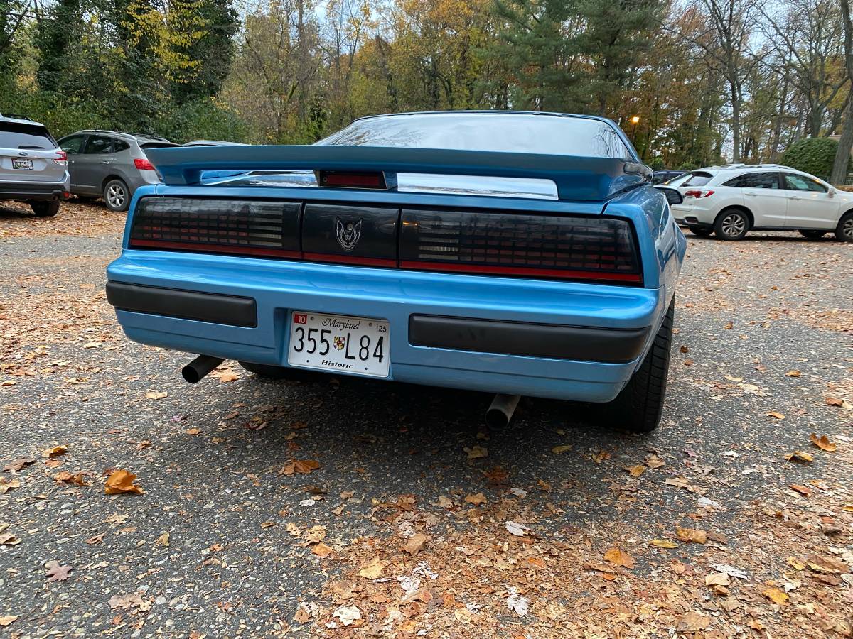 Pontiac-Firebird-formula-1989-8