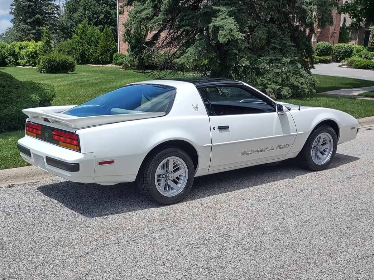 Pontiac-Firebird-formula-350-1989-7