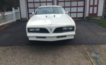 Pontiac-Firebird-trans-am-1977