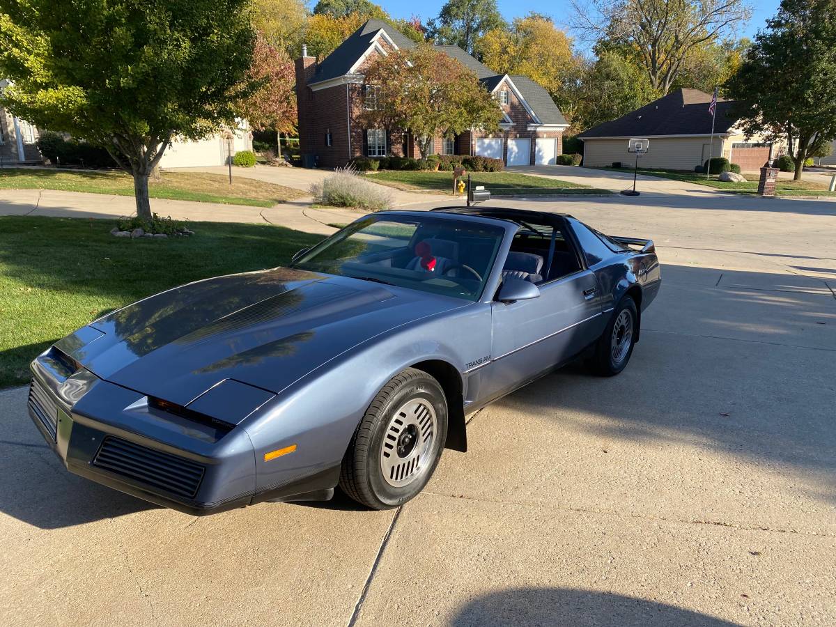 Pontiac-Firebird-trans-am-1983-9