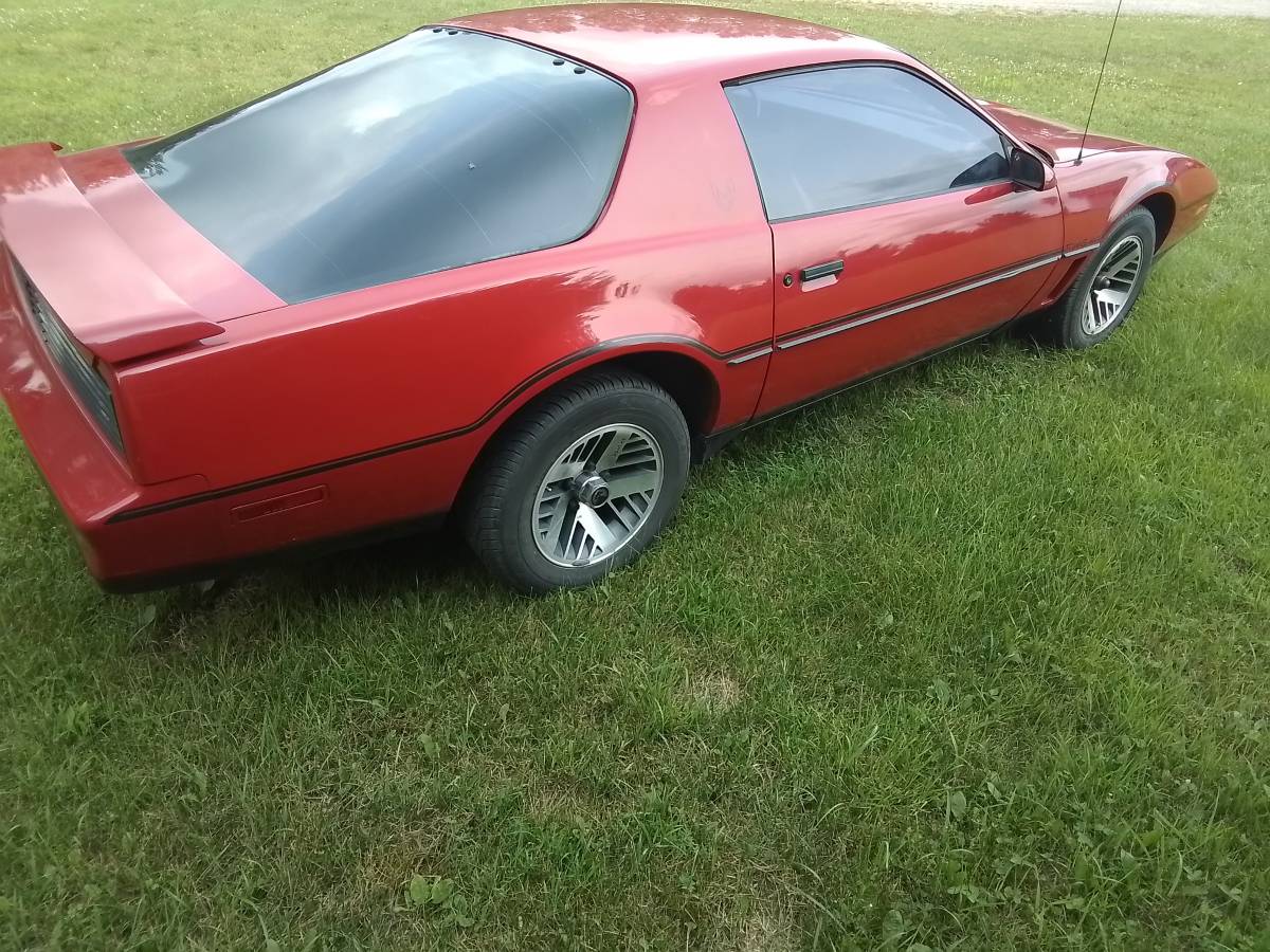 Pontiac-Firebird-trans-am-1984-3