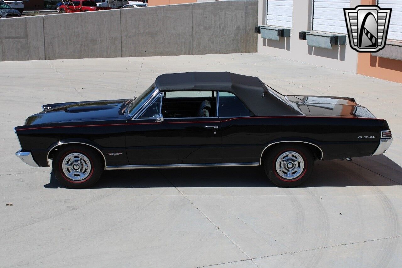 Pontiac-GTO-1965-9