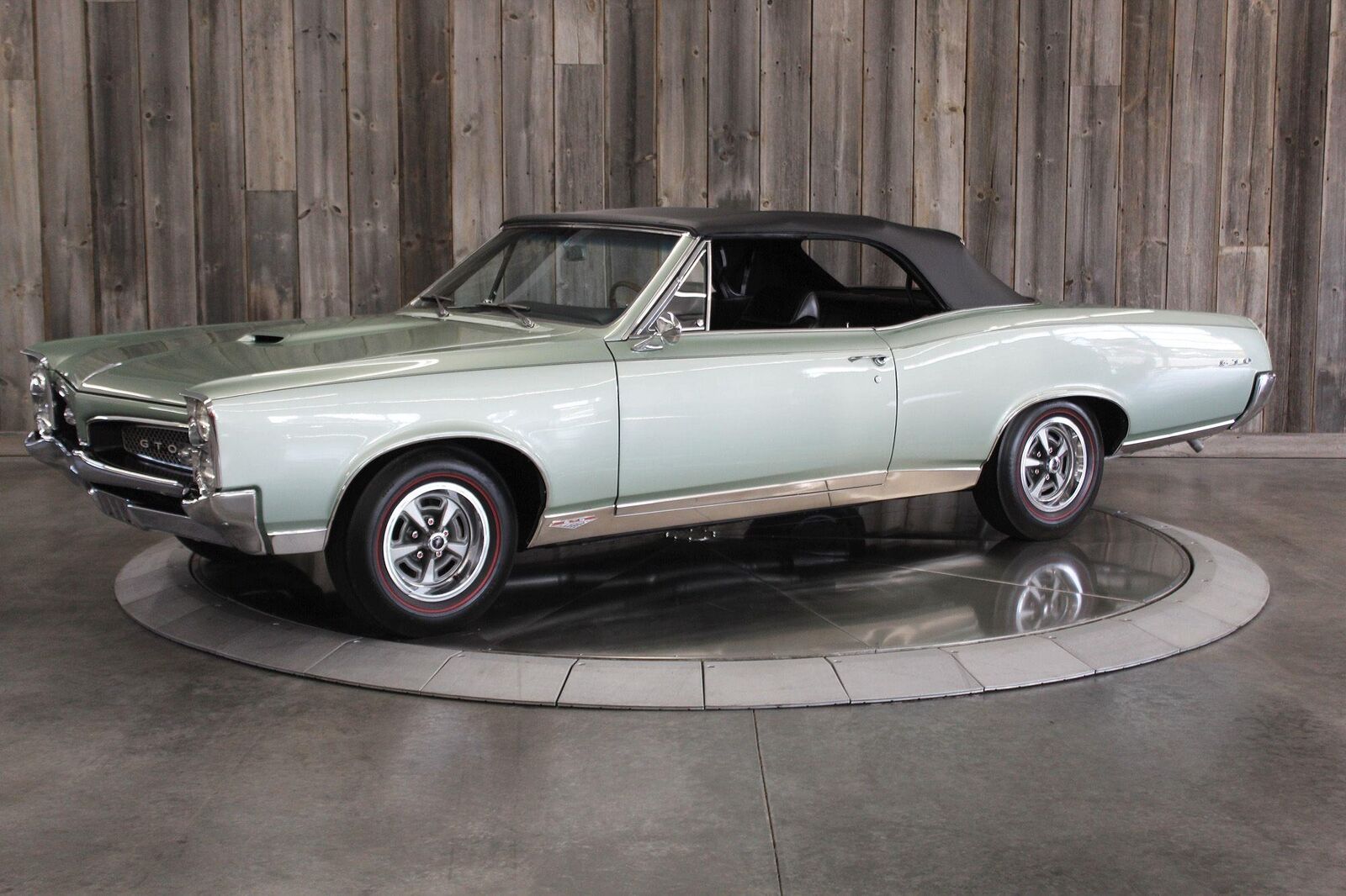 Pontiac-GTO-1967-1