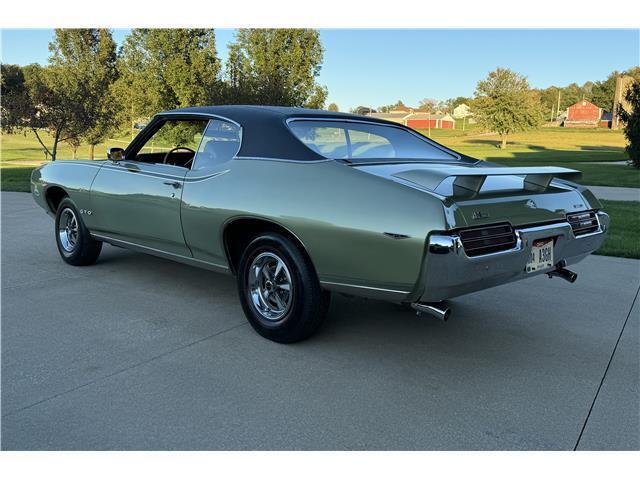 Pontiac-GTO-1969-14