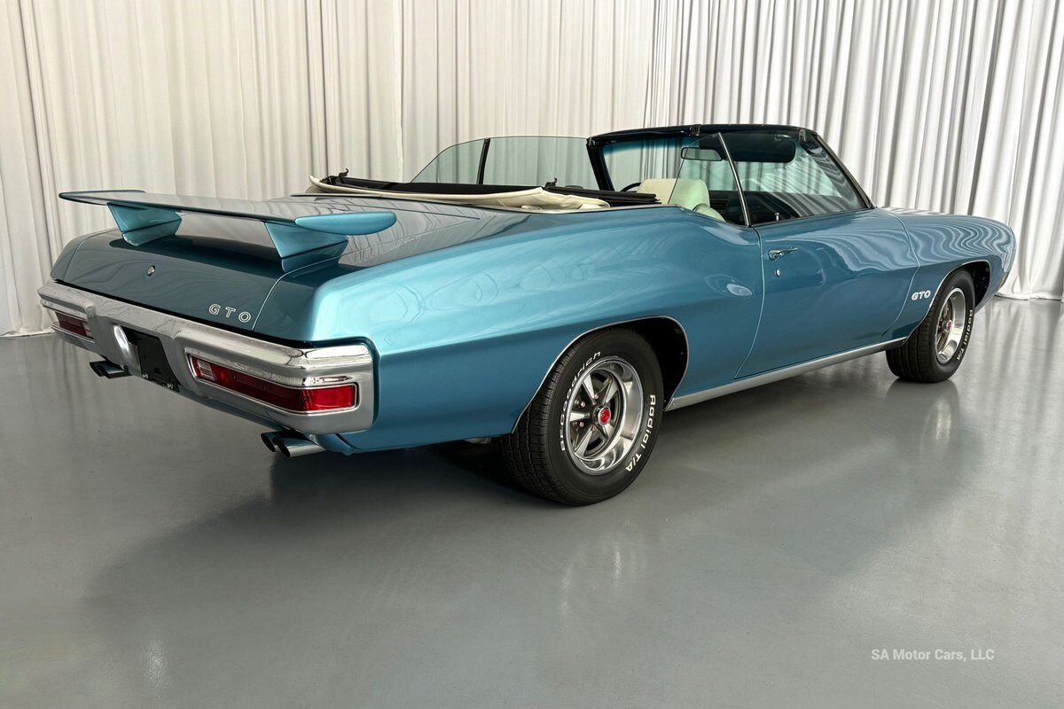 Pontiac-GTO-1970-35