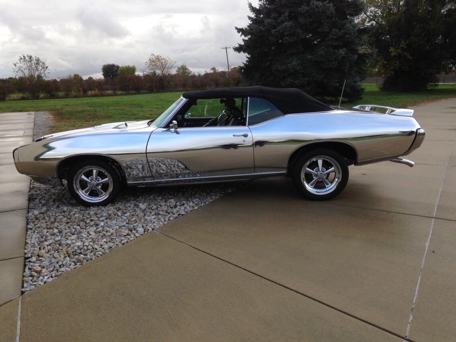 Pontiac-GTO-Cabriolet-1969-1