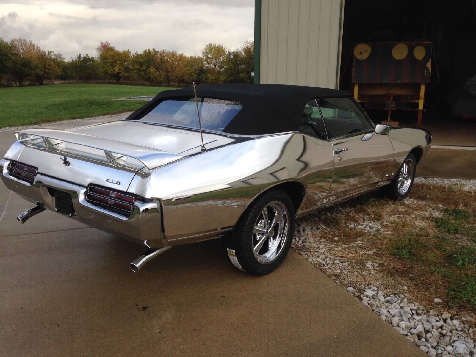 Pontiac-GTO-Cabriolet-1969-4