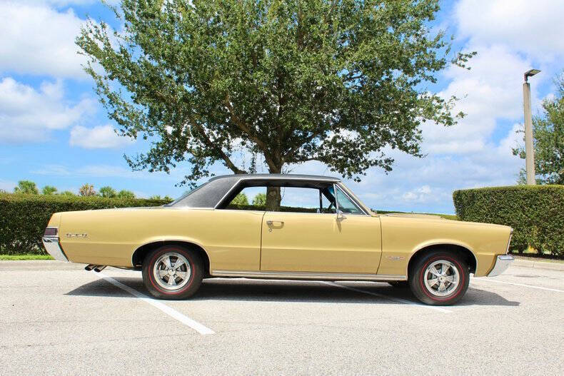 Pontiac-GTO-Coupe-1965-1