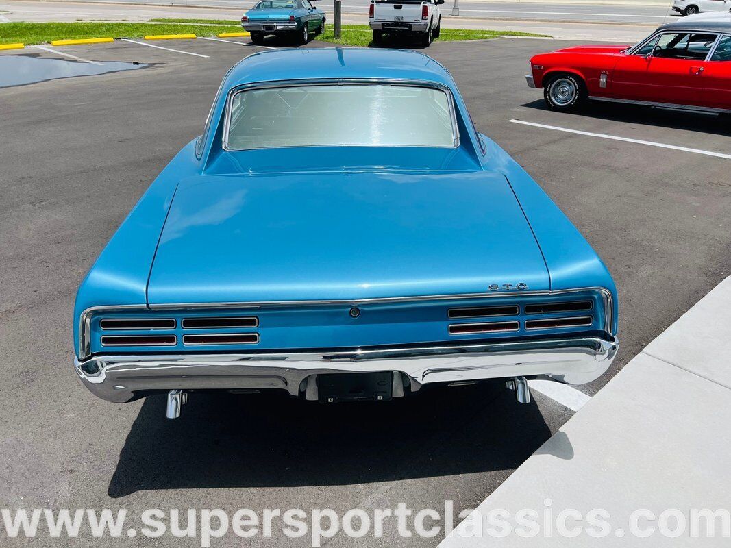 Pontiac-GTO-Coupe-1967-4