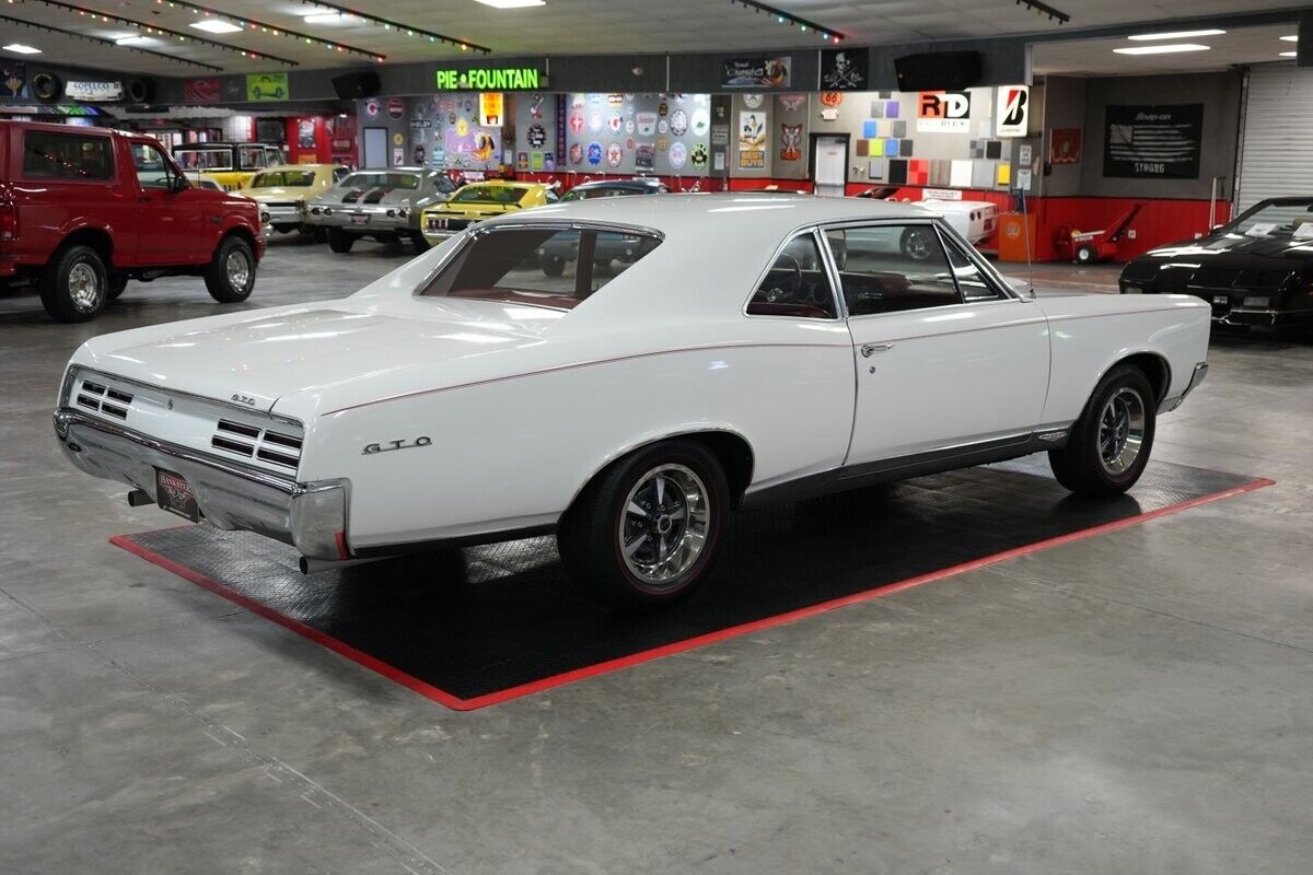 Pontiac-GTO-Coupe-1967-5