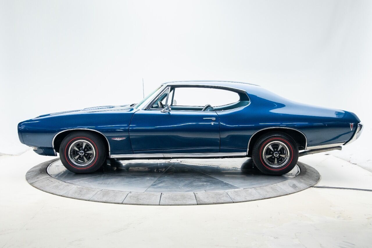 Pontiac-GTO-Coupe-1968-2