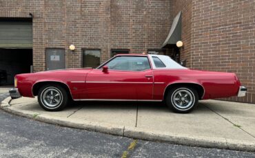 Pontiac-Grand-Prix-1976-2