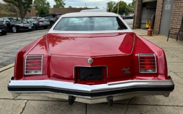 Pontiac-Grand-Prix-1976-5