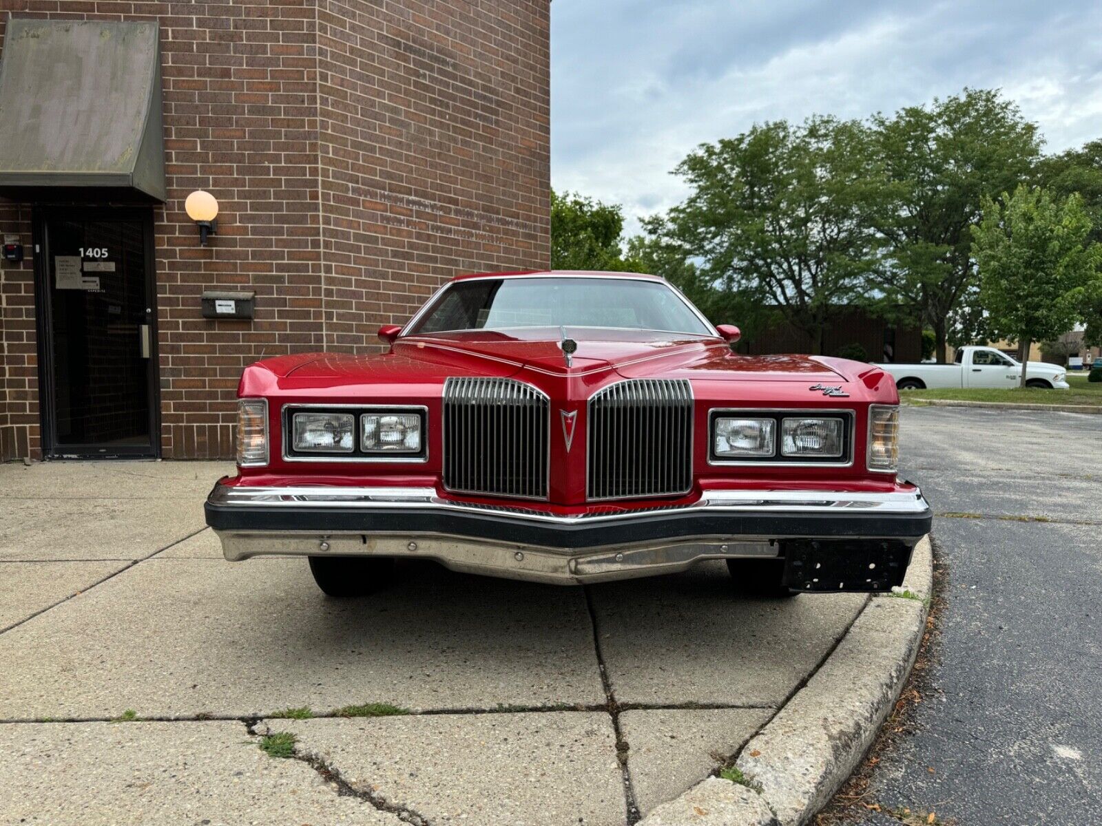 Pontiac-Grand-Prix-1976-6