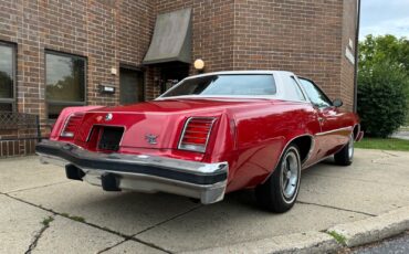 Pontiac-Grand-Prix-1976-7