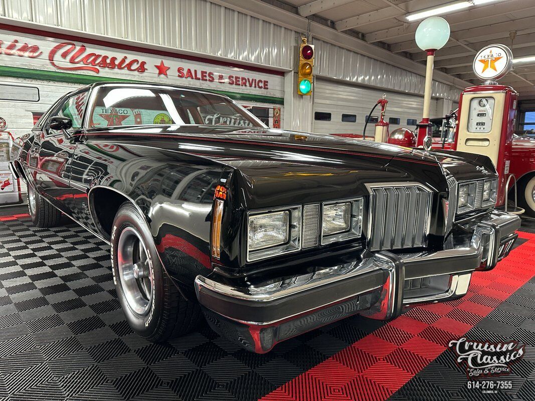 Pontiac-Grand-Prix-1977-2