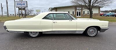 Pontiac-Grand-Prix-Coupe-1966-1