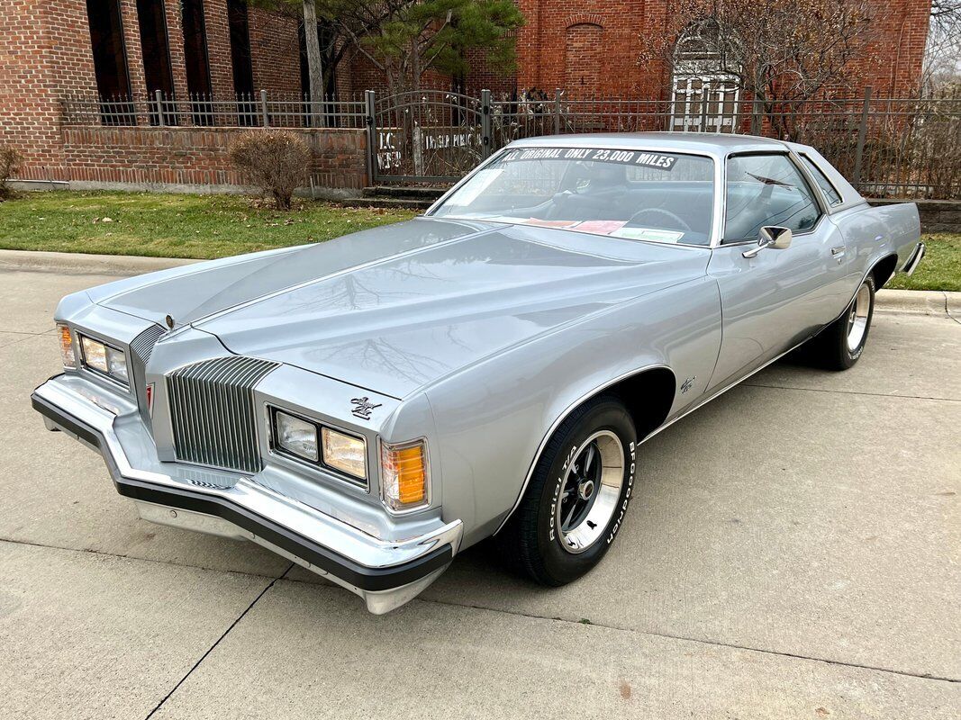 Pontiac Grand Prix Coupe 1976