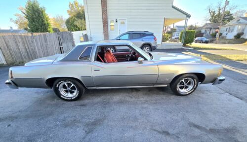 Pontiac-Grand-Prix-Coupe-1977-10