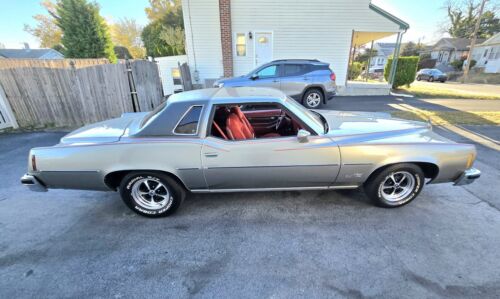 Pontiac-Grand-Prix-Coupe-1977-13