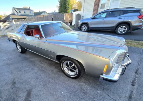 Pontiac-Grand-Prix-Coupe-1977-17