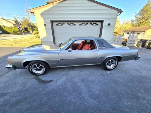 Pontiac-Grand-Prix-Coupe-1977-2