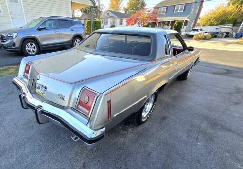 Pontiac-Grand-Prix-Coupe-1977-8