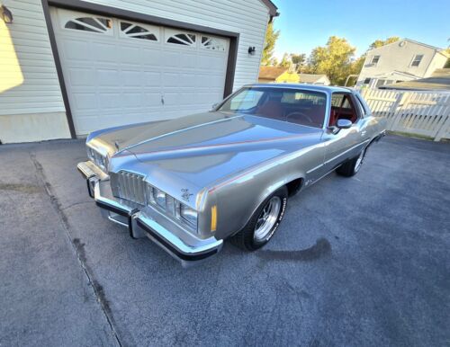 Pontiac Grand Prix Coupe 1977 à vendre